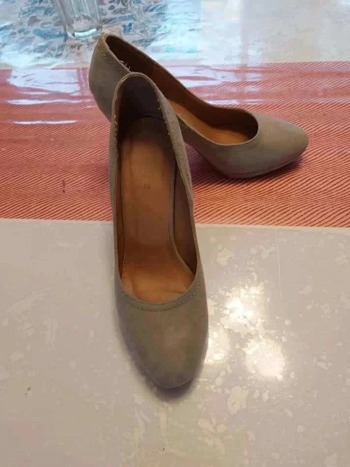 Sapatos de salto pequeno cinza tamanho 39 – photo 2